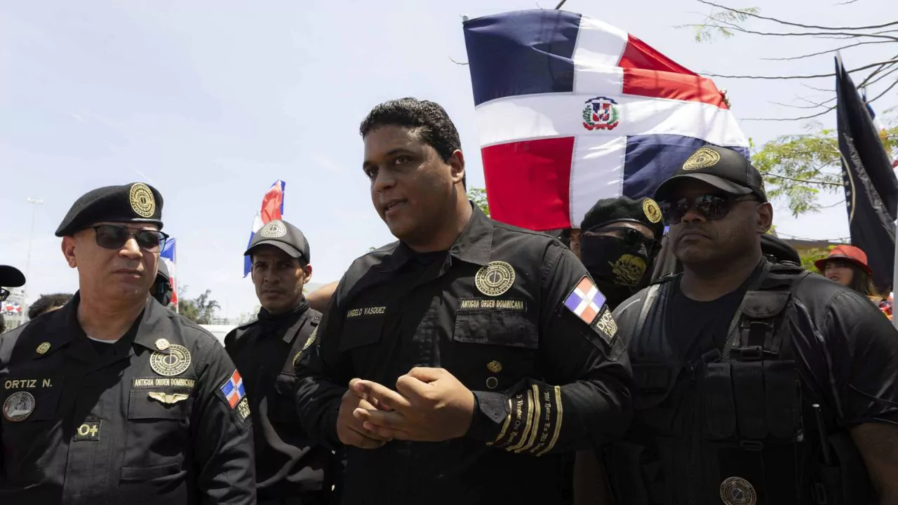 H 3. 02072026 Antigua Orden Dominicana inicia protesta frente al Congreso