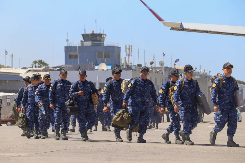 Salvadoran soldiers on scaled 1
